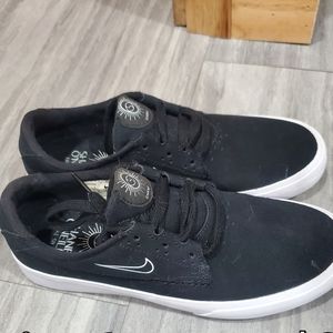 NIKE SB Shane sneakers